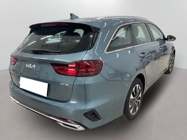 Kia Ceed d SW CEED 1.6 GDi Hybride Rechargeable 1 Gris Clair de 2022