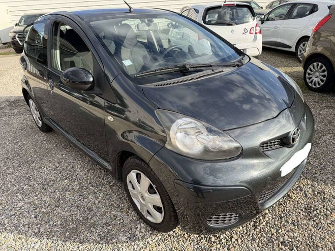 Toyota Aygo 1.0 VVT-i 68ch Connect 5p 2011-10-07 de 2011