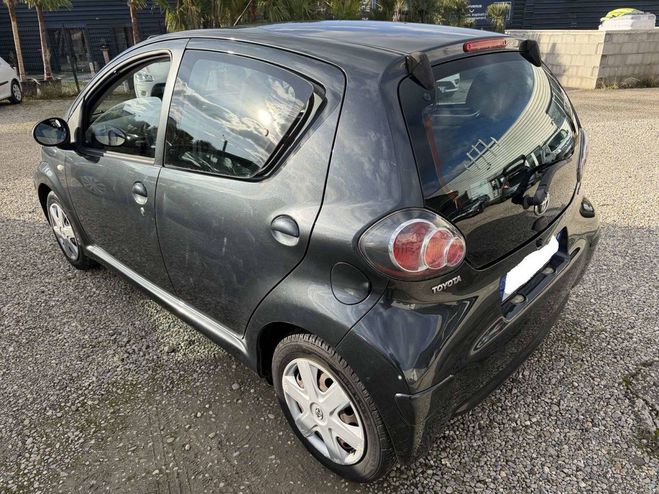 Toyota Aygo 1.0 VVT-i 68ch Connect 5p 2011-10-07 de 2011