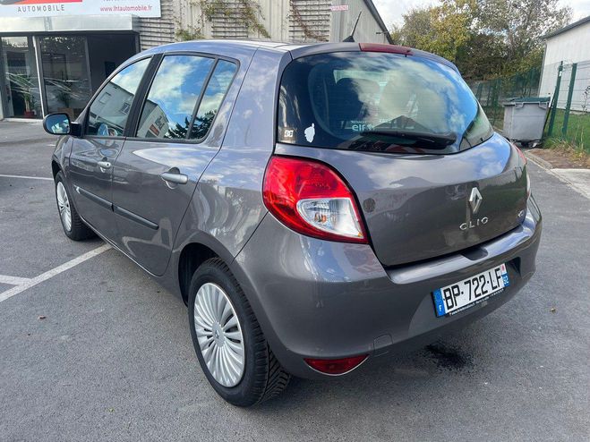 Renault Clio iii 1.5 dci 75ch expression Gris de 2011
