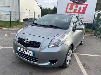  Voir détails -Toyota Yaris ii 1.3 vvti 87ch luna à Reims (51)