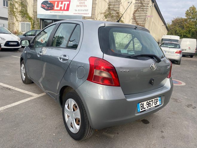 Toyota Yaris ii 1.3 vvti 87ch luna Gris de 2007