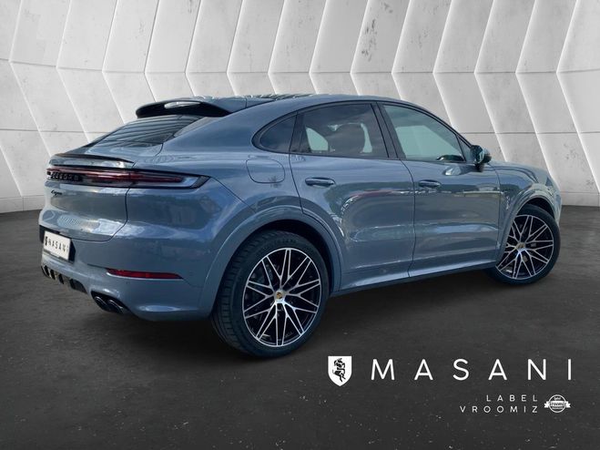 Porsche Cayenne coupe 2024 e-hybrid 4 roues directrices Gris Clair de 2024