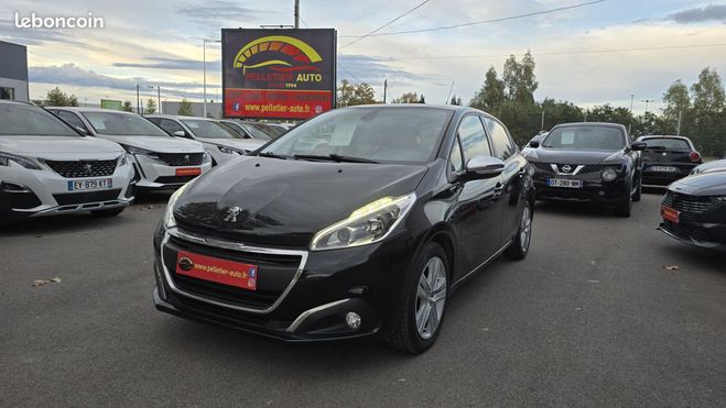 Peugeot 208 82ch BVM5 Style Noir de 2017