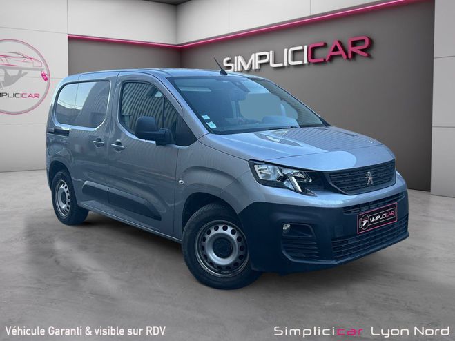 Cliquer pour voir la photo suivante Peugeot Partner TEPEE 1.6 BlueHDi 100ch SS BVM5 TVA récu Gris de 2019