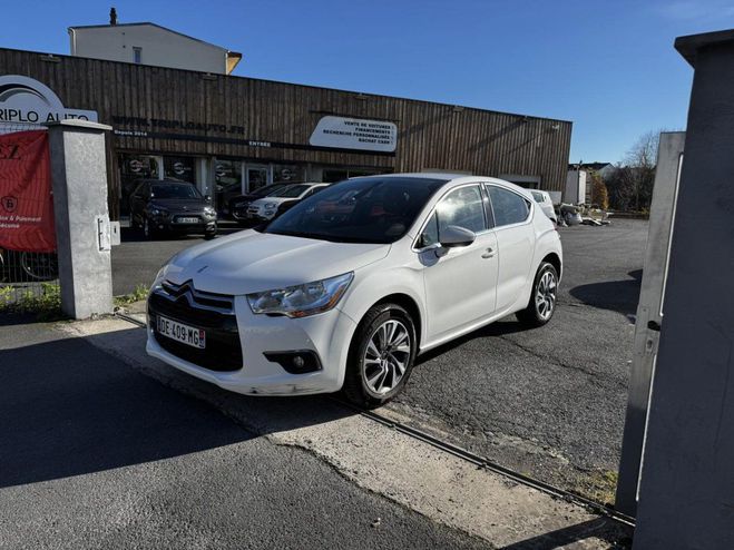 Cliquer pour voir la photo suivante Citroen DS 4 DS4 1.6 e-HDi FAP - 115 So Chic clim BLANC de 2014