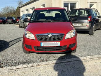  Voir d&eacute;tails -Skoda Fabia II 1.6 TDI75 FAP Elegance &agrave; Saint-M�dard-d'Aunis (17)