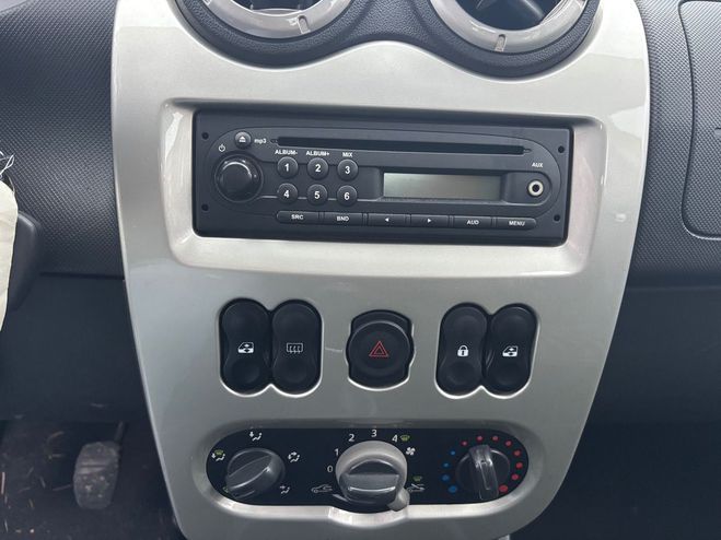 Dacia Sandero 1.4 MPI 75 BLACKLINE 7 Gris de 2010