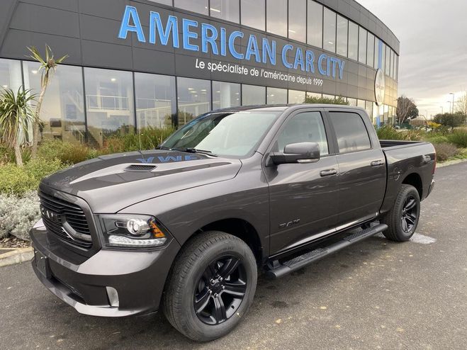 Dodge Ram 1500 CREW SPORT CLASSIC BLACK PACKAGE Gris de 2020