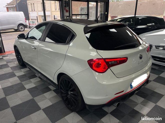 Alfa romeo Giulietta Quadrifoglio Verde Blanc de 2013