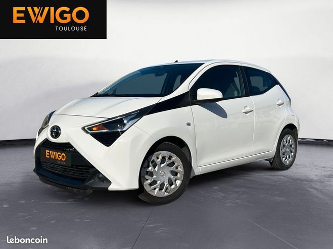 Toyota Aygo 1.0 vvti 70 x-play app mc18 carplay, cli Blanc de 2019