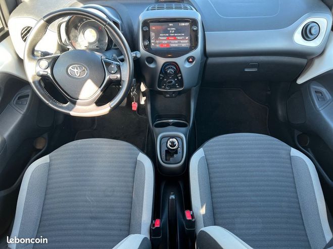 Toyota Aygo 1.0 vvti 70 x-play app mc18 carplay, cli Blanc de 2019