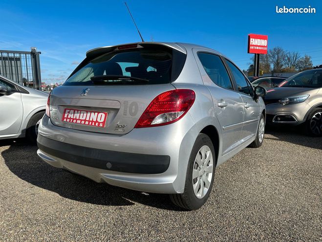 Peugeot 207 1.6 Hdi 92Ch 98G 5P Gris de 2011