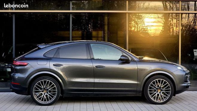 Porsche Cayenne COUPE (9YB) 3.0 V6 462CH E-HYBRID Gris de 2021