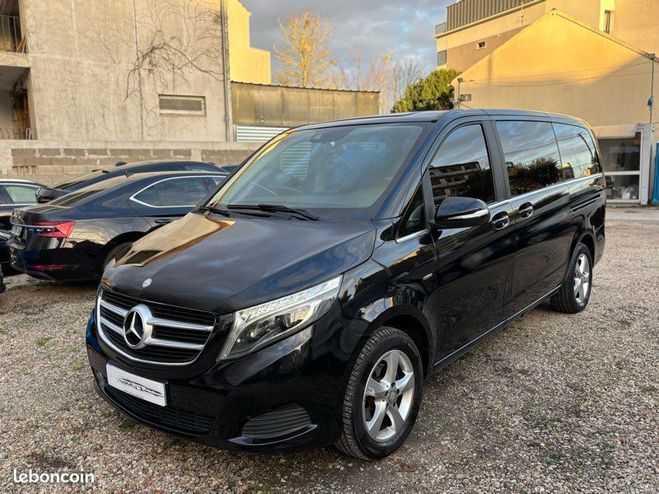 Cliquer pour voir la photo suivante Mercedes Classe V 8places long 220 d avantgarde 7g-tronic Noir de 2015