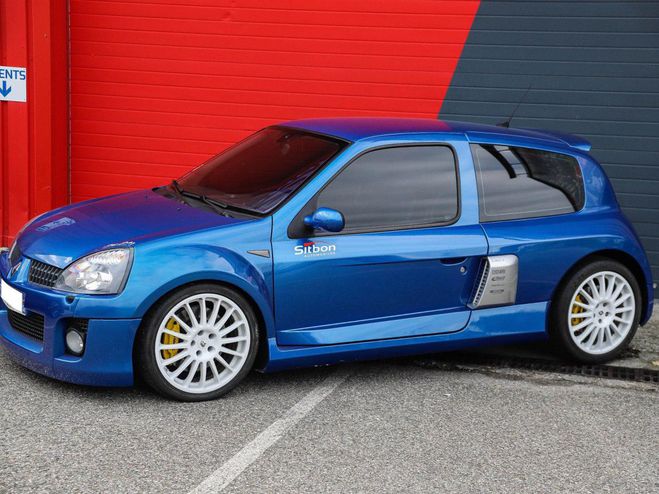 Renault Clio RS 3.0i V6 V6 PHASE 2 BLEU de 2005