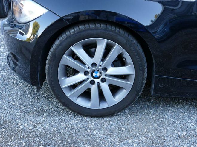 BMW Serie 1 CABRIOLET E88 118 i 143 Ch LUXE BVA Noir de 2009