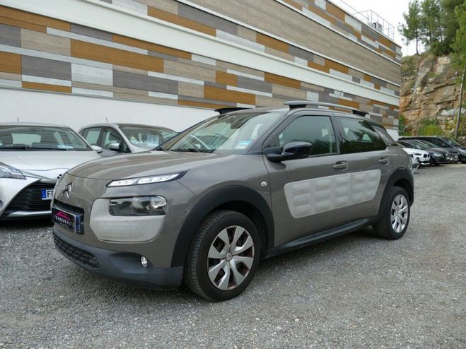 Cliquer pour voir la photo suivante Citroen C4 Cactus 1.2 82 Ch FEEL BVM6 Gris de 2016