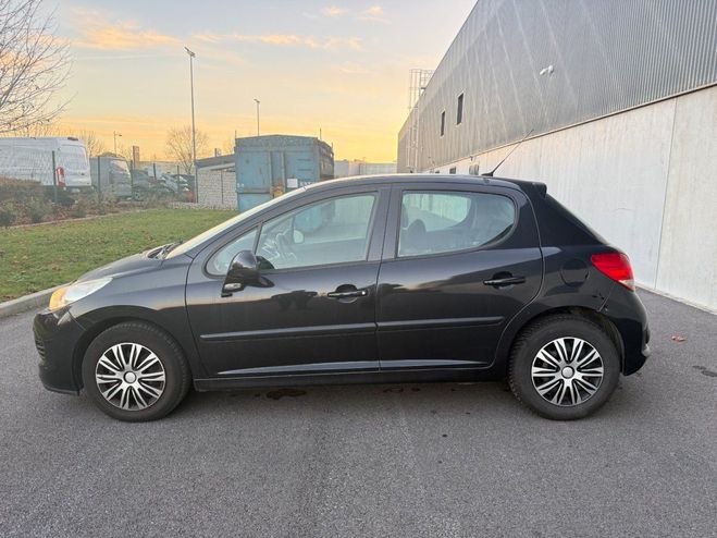 Peugeot 207 1.4e 73 CV - Attelage / Carnet d'entreti Noir de 2010