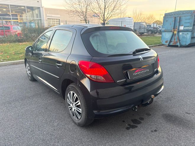Peugeot 207 1.4e 73 CV - Attelage / Carnet d'entreti Noir de 2010