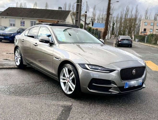 Cliquer pour voir la photo suivante Jaguar XE D180 HSE STANDARD AUTO 4WD TOIT OUVRANT Gris Métallisé de 2019