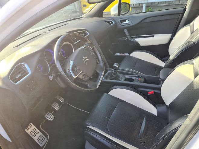 Citroen DS4 1.6 hdi executive BVM6 6490 Blanc de 2012