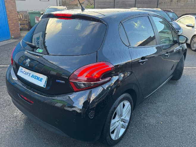 Peugeot 208  1.2 PureTech 82ch BVM5 Style NOIR de 2017