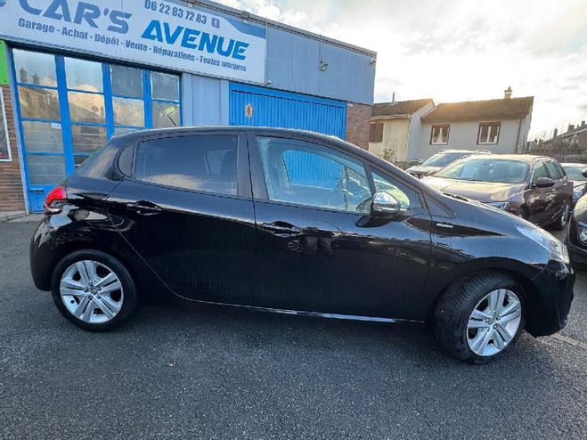 Peugeot 208  1.2 PureTech 82ch BVM5 Style NOIR de 2017