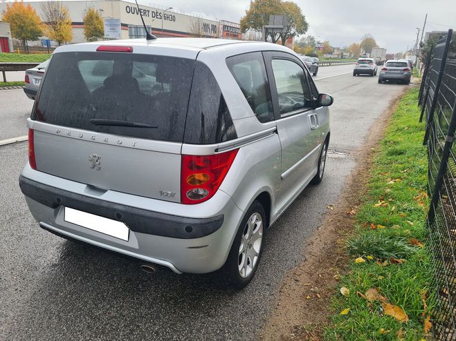 Peugeot 1007 1.6 faible kms Gris clair de 2008