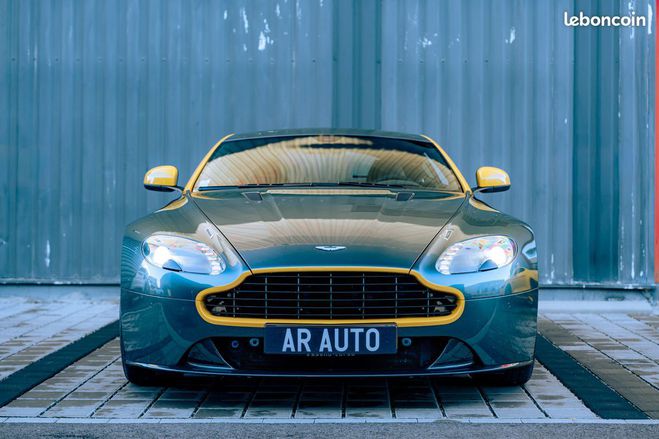 Aston martin V8 Vantage 4.7 n430 clubsport pack graphique race a Vert de 2017