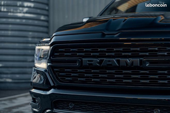 Dodge Ram 1500 HEMI 5,7 V8 Sport Black Bagde Immat Noir de 2022