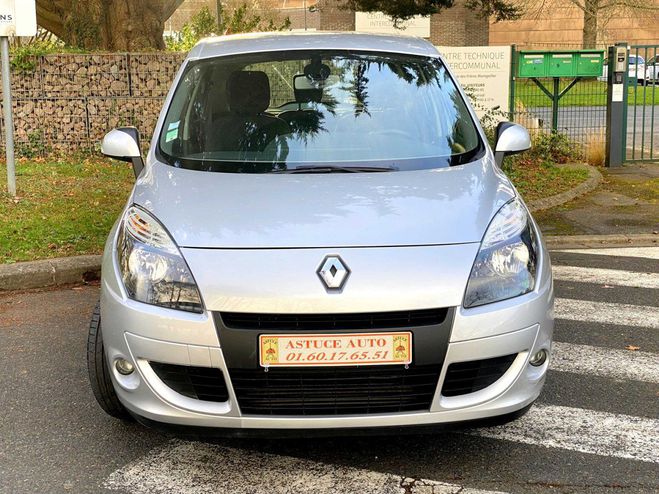 Renault Scenic III 1.5 DCI 110CH FAP DYNAMIQUE EURO5 Gris C de 2010