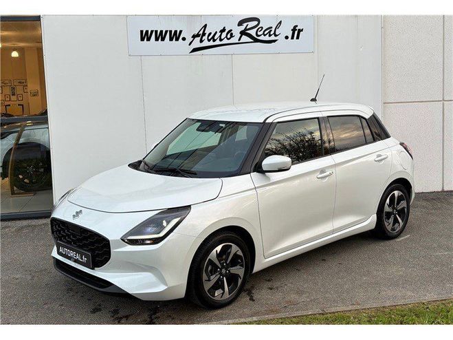 Cliquer pour voir la photo suivante Suzuki Swift 1.2 Dualjet Hybrid Pack PURE WHITE PEARL de 2025