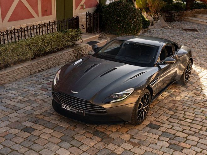 Aston martin DB11 2017 ? V12 Launch Edition gris de 2017