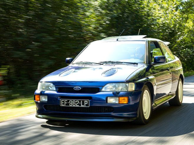 Ford Escort 1993 ? RS Cosworth bleu de 1993