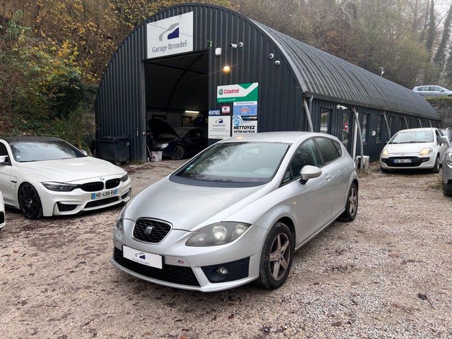 Seat Leon 2.0 TDi 140cv FR 2me Main Phase 2 Gris de 2012