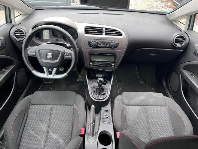 Seat Leon 2.0 TDi 140cv FR 2me Main Phase 2 Gris de 2012