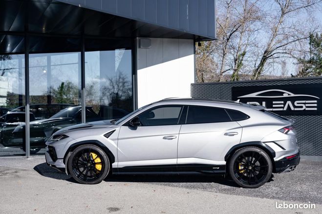 Lamborghini Urus 4.0 V8 666 ch BVA8 S Leasing 2950 Euros- Noir de 2023
