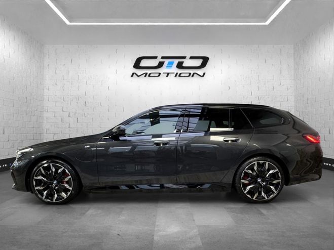 BMW Serie 5 TOURING 550e xDrive PHEV 489 ch BVA8 G61 Gris Sophisto de 2025