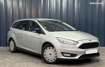  Voir détails -Ford Focus SW 1.5 110ch Garantie 1 An Radar de recu à Halluin (59)