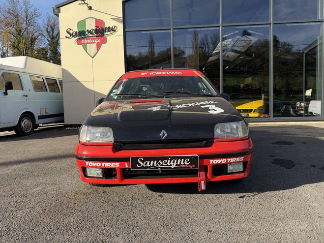 Renault Clio  ROUGE de 1994