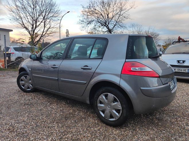 Renault Megane II Berline 5 ptes. 1.5 dCi 86ch Expressi Gris de 2008