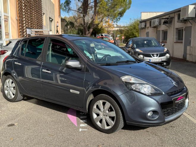 Renault Clio III dCi 85 eco2 Exception TomTom / Suivi Bleu de 2010