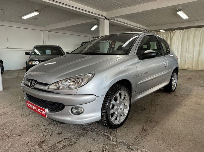 Peugeot 206 1.6 16V QUIKSILVER 3P / DISTRIBUTION VID Gris C de 2005