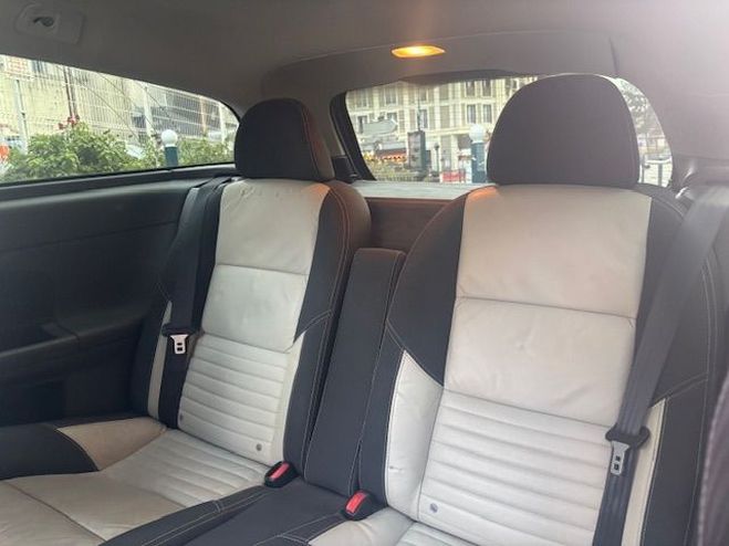 Volvo C30 1.6 D 110CH R-DESIGN BLANC de 2010