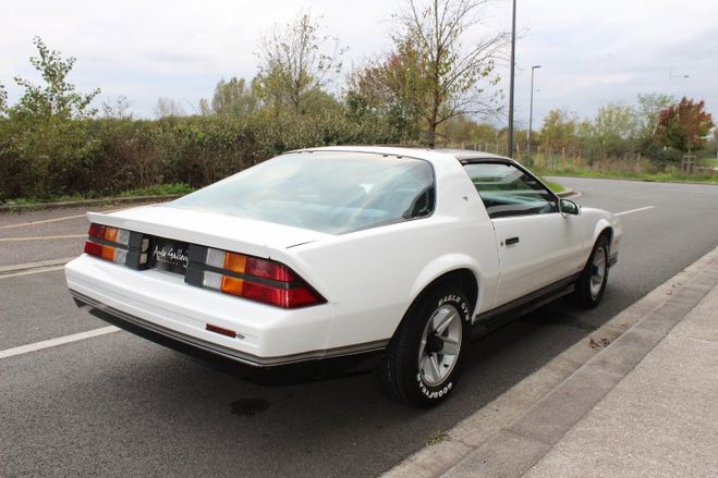 Chevrolet Camaro Z 28 T-TOP Blanche de 1984