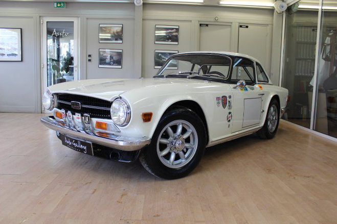 Cliquer pour voir la photo suivante Triumph TR6 PI INJECTION Blanc de 1971