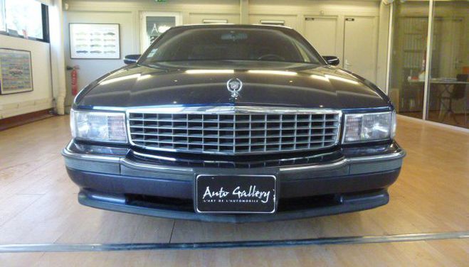 Cadillac Coupe DeVille CONCOURS Bleu Nuit de 1995