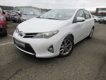 Voir détails -Toyota Auris 90 D-4D Dynamic à Aubire (63)