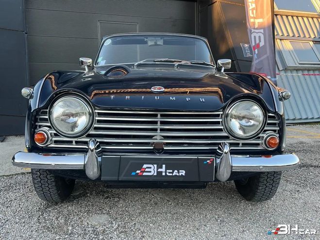 Triumph TR4 A IRS - Restauration compl�te avec factu Bleu de 1967